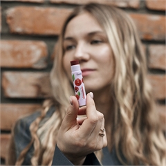 Бальзам для губ увлажняющий «Вишня» Бальзам для губ увлажняющий «Вишня»