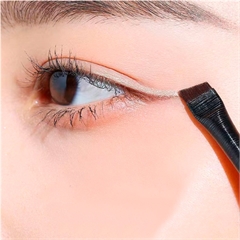 Набор кистей для макияжа. 2 шт. (для бровей, глаз) Набор кистей для макияжа. 2 шт. (для бровей, глаз)